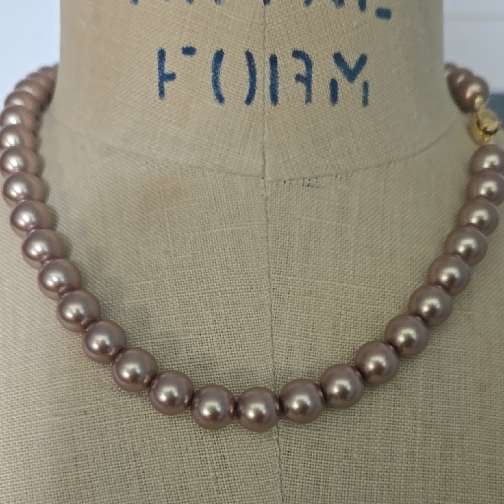 Elegant Pearl Necklace and Earrings Set.#1418290